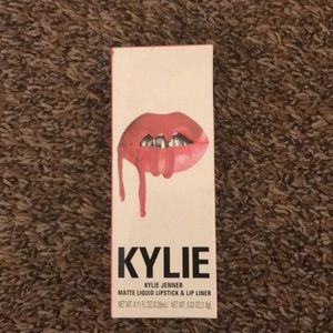 Kylie Lip Kit In High Maintenance